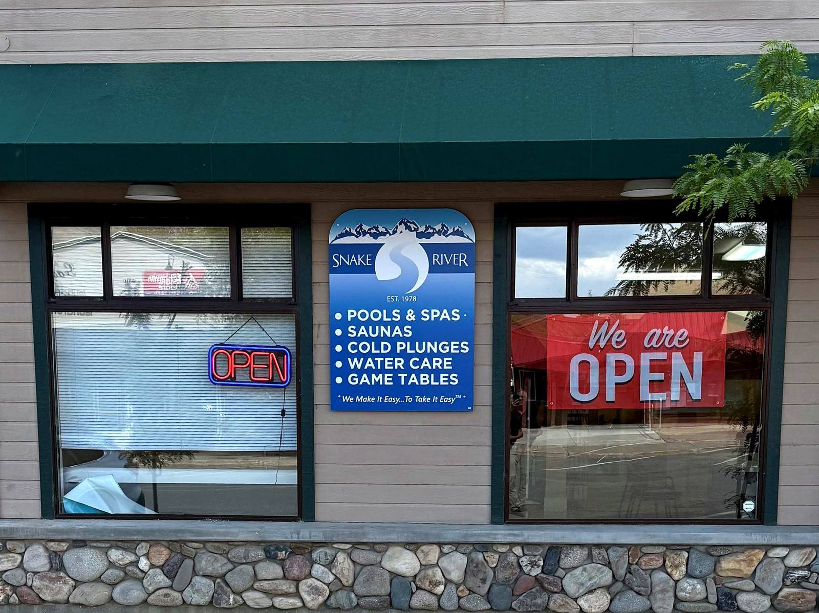 Snake River Pool & Spa Hailey showroom