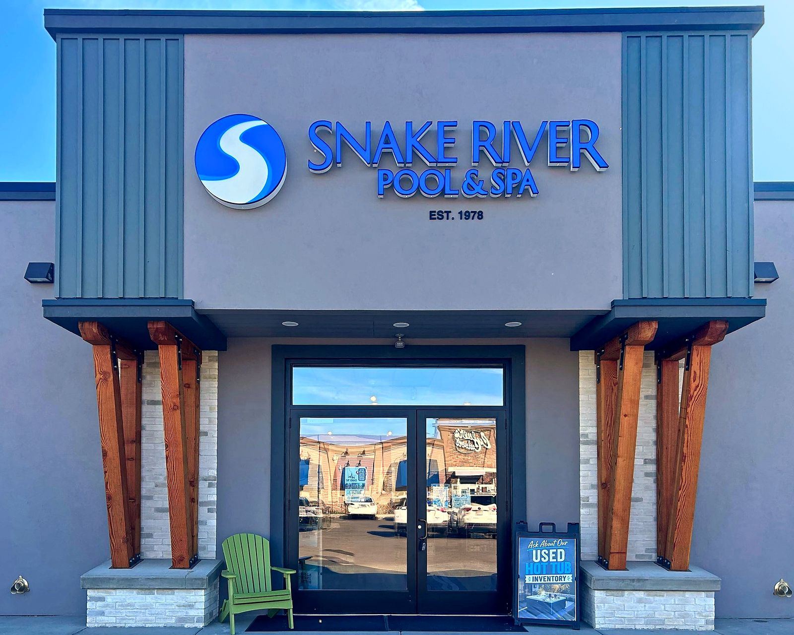 Snake River Pool & Spa Meridian showroom