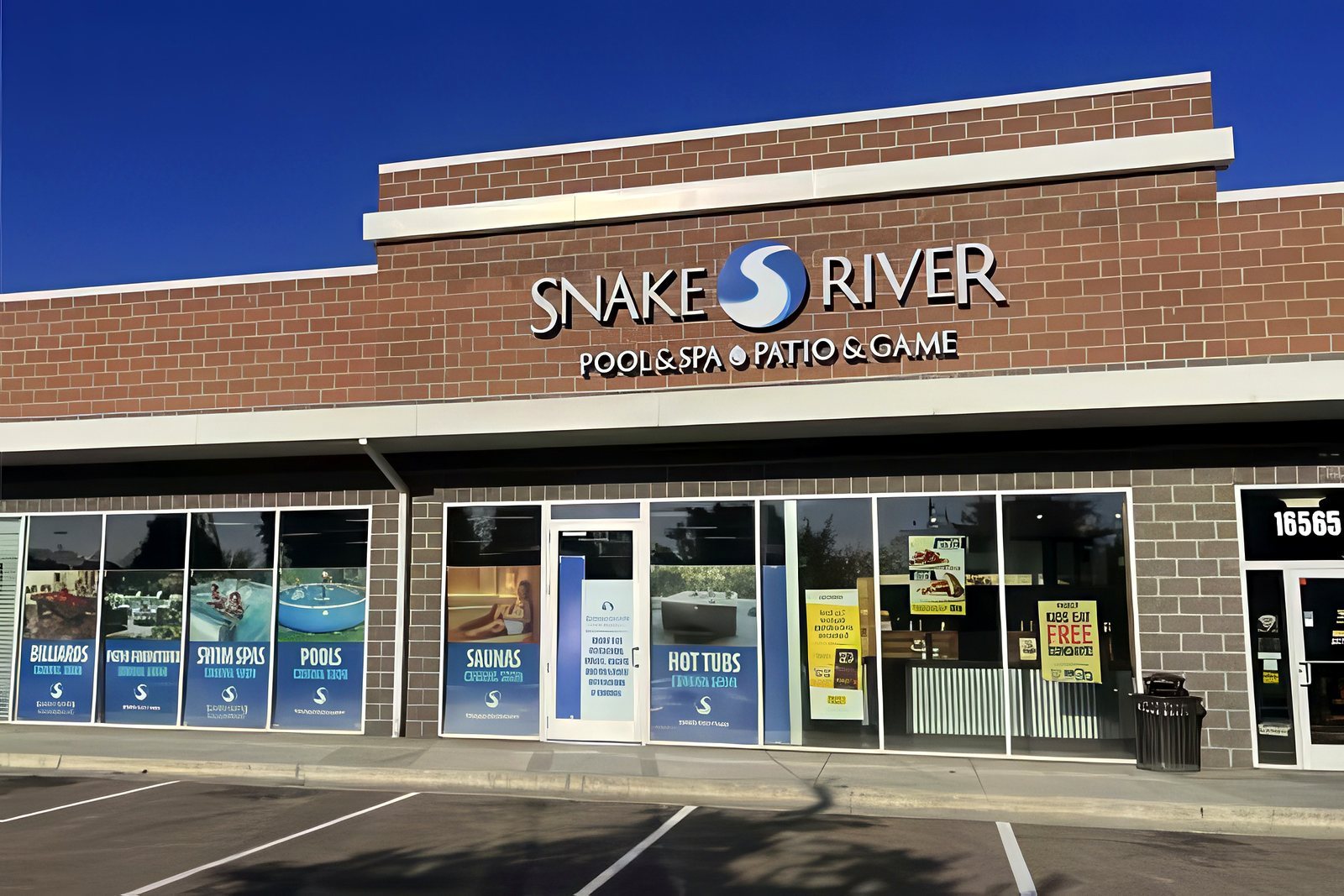 Snake River Pool & Spa Nampa showroom